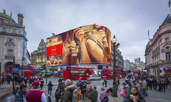 伦敦皮卡迪利广场将安装784平米LED显示屏.jpg 伦敦皮卡迪利广场将安装784平米LED显示屏.jpg